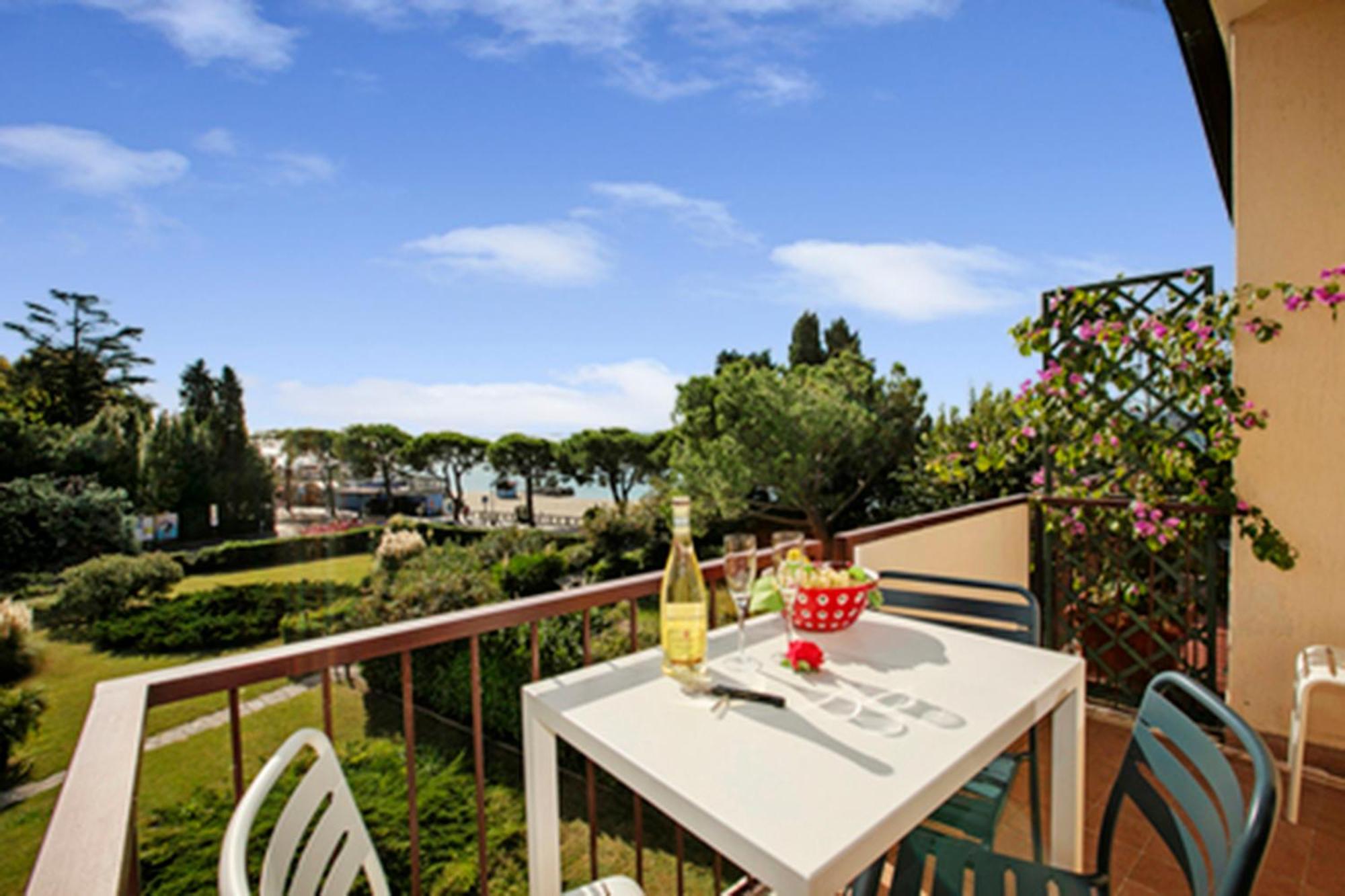 Azzurro -lakeside With Terrace - Happy Toscolano-Maderno
